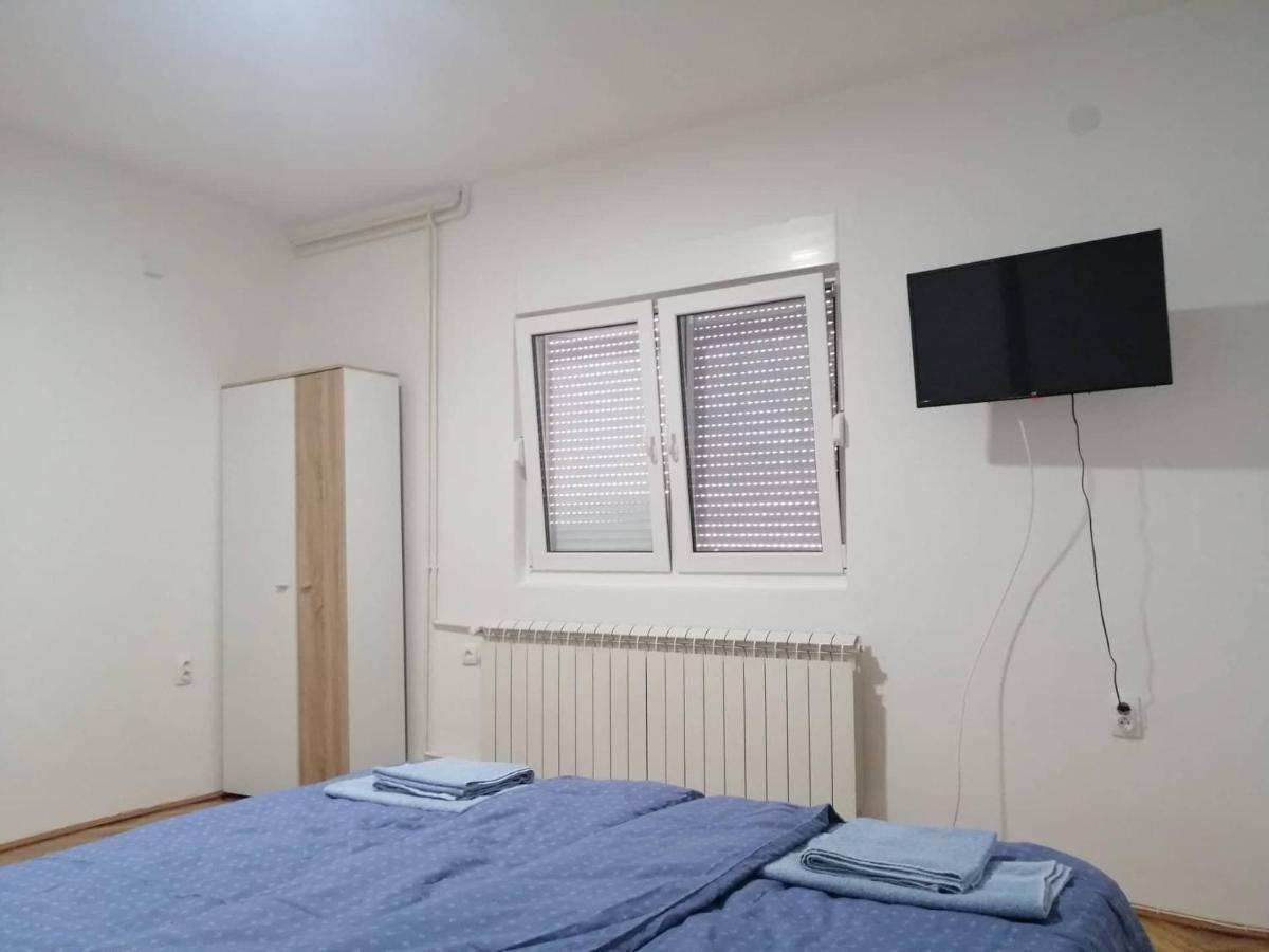 Apartman Nana Ягодина Екстериор снимка