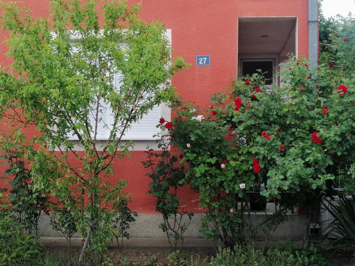 Apartman Nana Ягодина Екстериор снимка