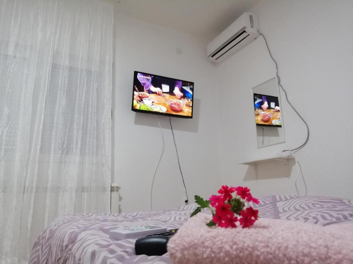 Apartman Nana Ягодина Екстериор снимка
