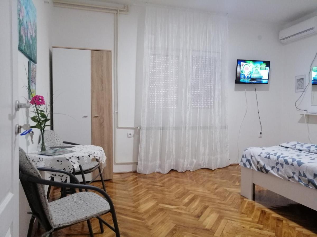 Apartman Nana Ягодина Екстериор снимка